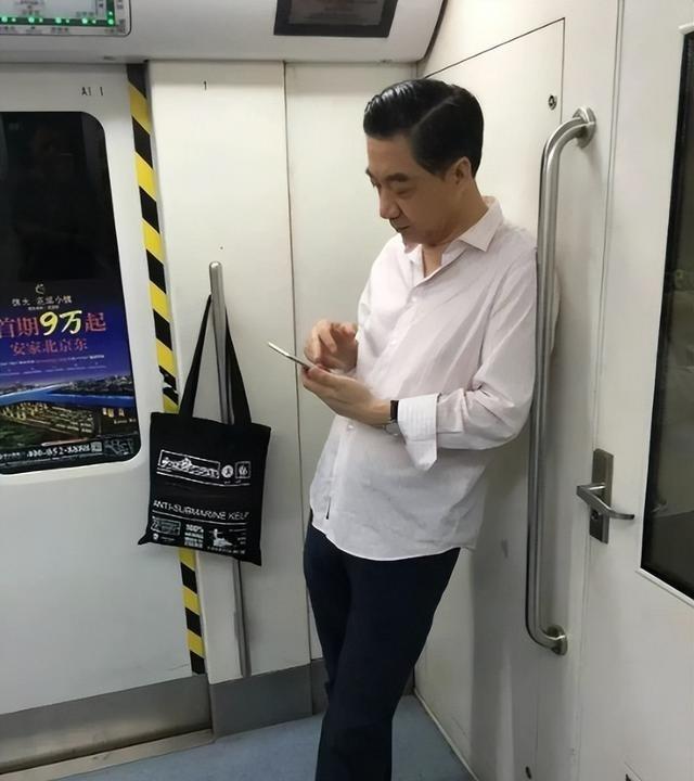 为什么“战略忽悠局局长	”张召忠，突然消失了，去哪里了？