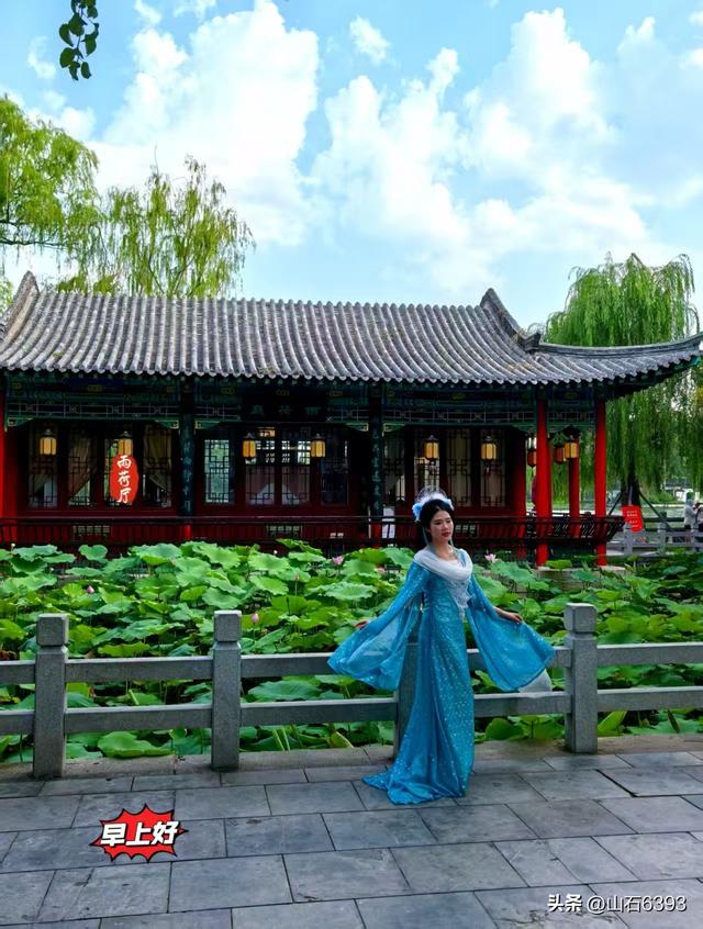 《雨荷厅畔荷香美女乐》～新华社原军事记者陶俊峰泉城大明湖美拍