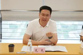 克克，履新职图片