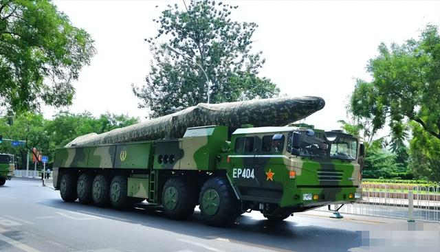 高铁拉着东风-41全国跑？外媒：中国正试图将东风-41导弹搬上列车