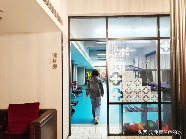 逛菏泽天香公园，这里牡丹很吸引游客，关键是二十四小时免费参观