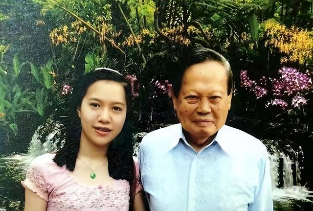 翁帆终于不再隐瞒，与杨振宁结婚16年后，含泪说出俩人结婚真相