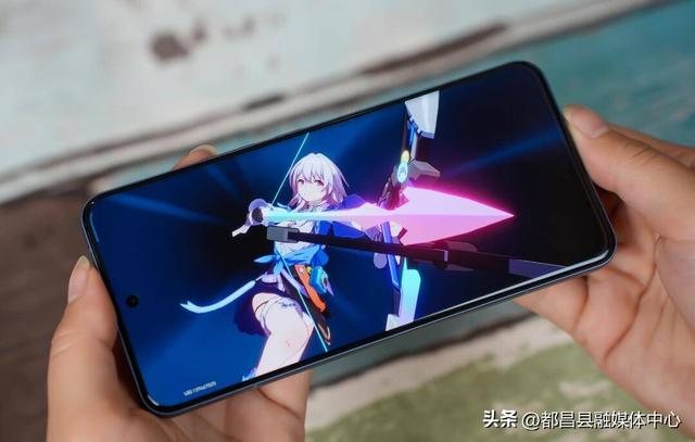 小米“跳水王”，1TB突降2800元，1英寸主摄+卫星通信+2K屏