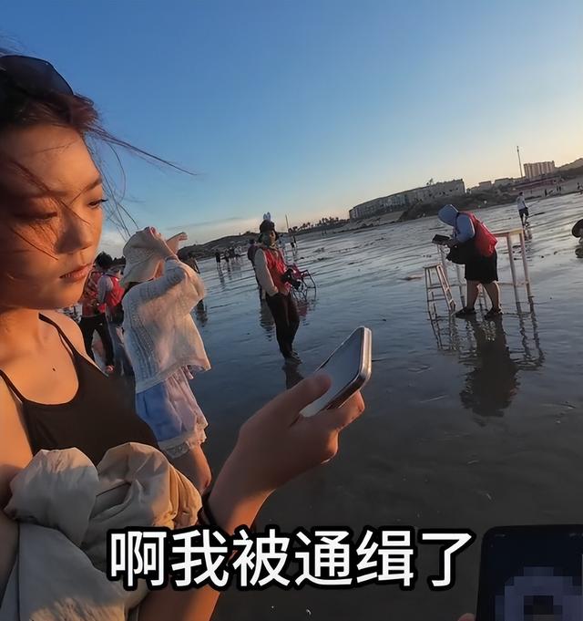 离谱！博主海边拍照遭驱赶，对方放话承包整片海岸，文旅出手了