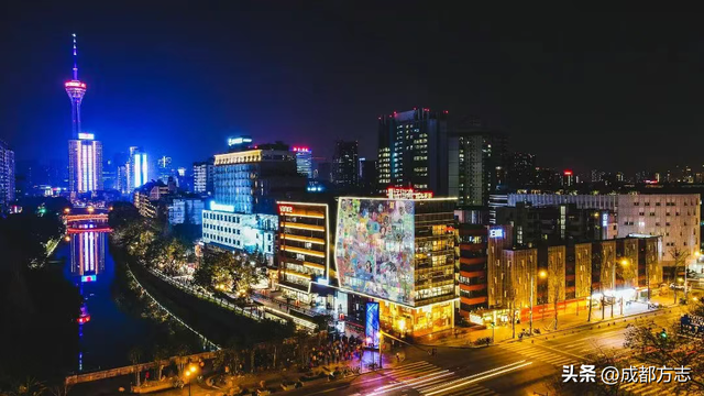 来来来！看哈成都一环路有哪些文化IP →