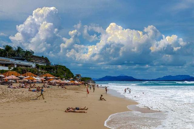 三亚变“俄罗斯后花园”？80%俄游客扎堆的真相是什么？