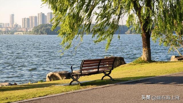 来一场说走就走的旅行，让心静下来慢慢倾听