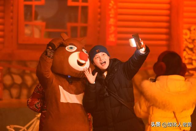 六盘水梅花山举行南国雪乡开园试营业人气爆棚