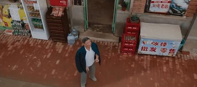 震撼！空军宣传片信息量巨大，超大黑影掠过，轰20或许真要来了