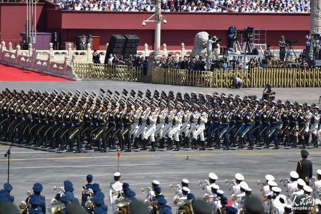 中国九三大阅兵在即，特朗普突然宣布，美国要再重新来一场阅兵