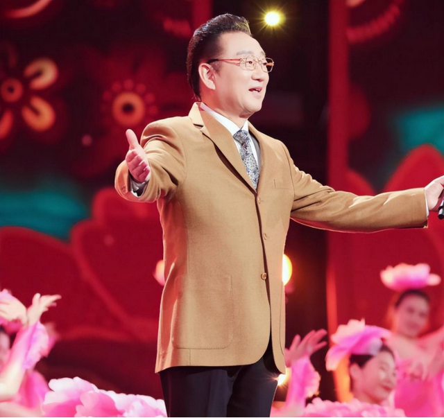 蒋大为身上的标签哪个是真的：被开除军籍、全家移民、骗财骗色