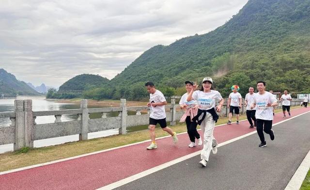 仫佬族最盛大的节日！广西罗城邀你这个周末来过依饭节咯~
