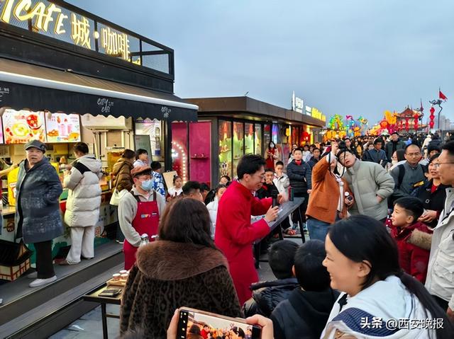 夜幕降临，西安变长安