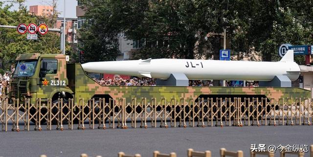 美军报告罕见瘦身又失聪：中国核武器、高超音速导弹，一个不敢提