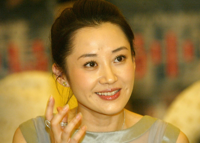 她一生 “风流成性、老少通吃”，撩汉无数	，现如今56岁却依旧单身