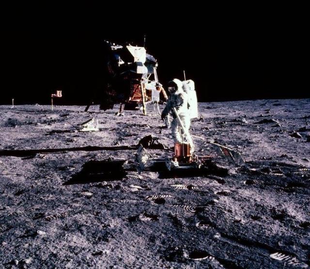 月球成新战场！特朗普下死命令：2030年必抢先，中俄是最大对手