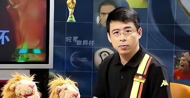 要求中国人向世界道歉，被央视开除的阿丘，如今现状全是咎由自取