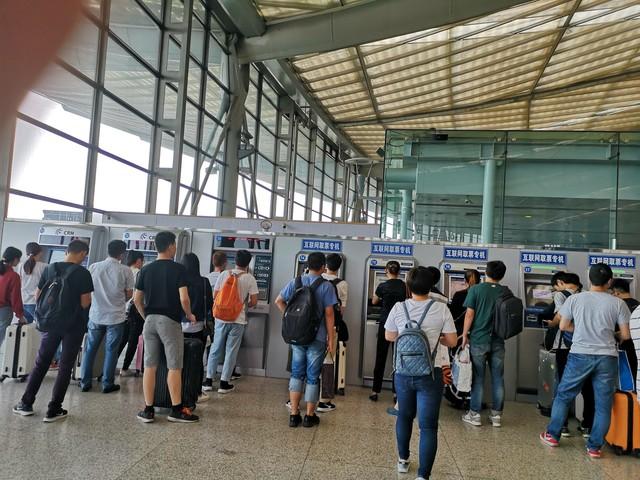 最疯狂五一来了！车票售罄、景点约满、酒店涨价，人人都奔赴远方