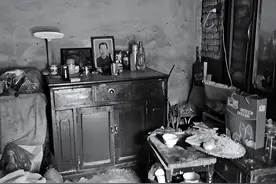 老人安葬后，遗像怎么处理比较好？能不能留着？很多人都做错了图片