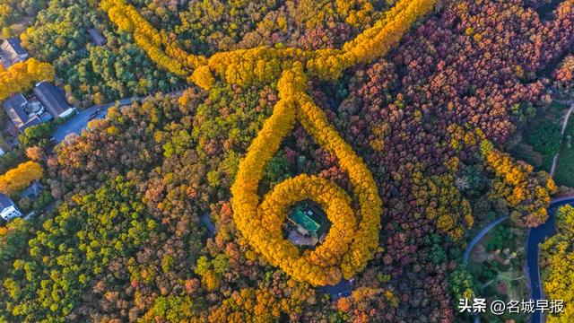 美龄宫“金色项链”风景如画