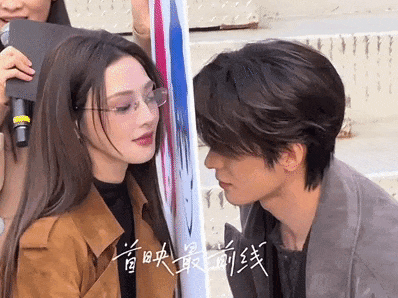 这对姐弟恋…这么甜的吗？我倒看看多好磕？