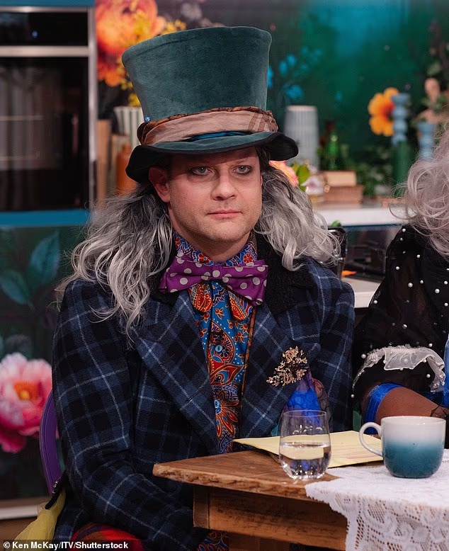 从疯帽子到红心皇后：英国电视节目打造奇幻版万圣节