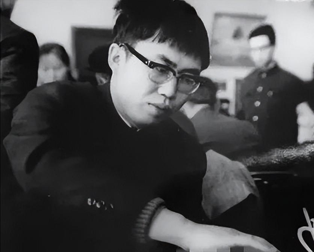 聂卫平去世仅2天，恶心的一幕发生	，私生活被扒，郎平也受牵连