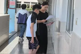 扬州市区初中学校报名第一天，温度虽高，秩序井然！图片