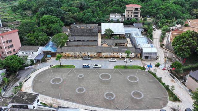 跟着十五运游坪山｜坪山体育中心体育馆周边这些宝藏地藏不住了！