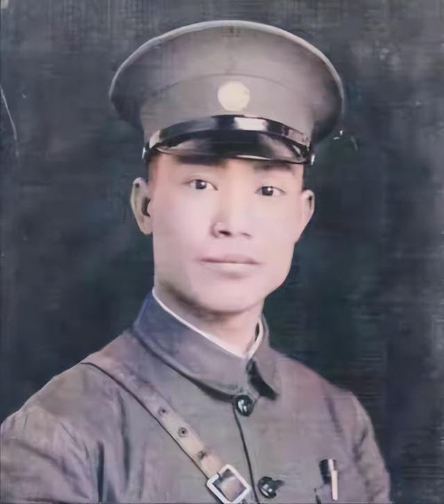 老蒋临死都想不到，最大的卧底不是吴石，而是天天陪他开会的他!