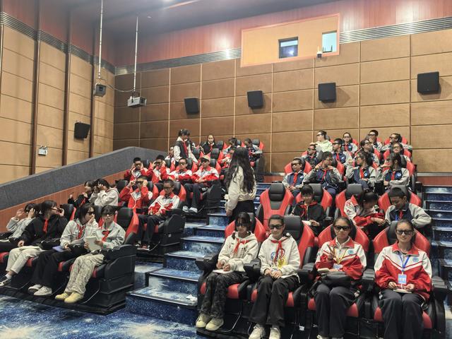 2025年省科技馆“光影科学梦”系列活动圆满收官