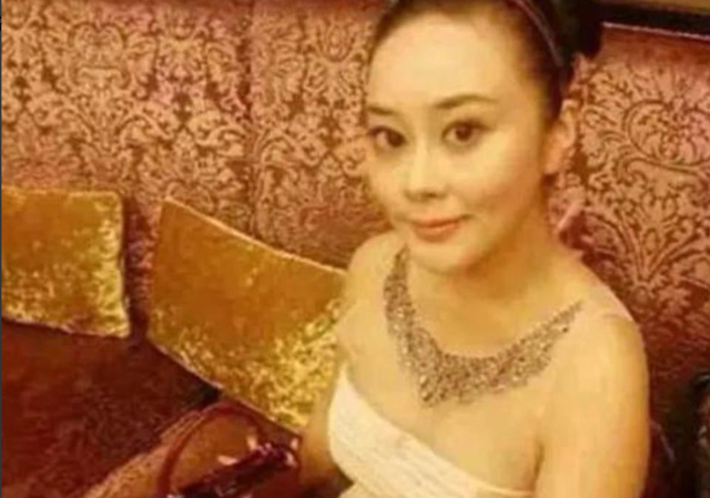 2014年，重庆美女主持人陈霞惨死，凶手受审时称：怪她生得太美了