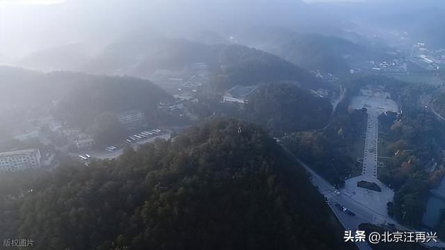 谁还会《火车向着韶山跑》？再不唱，就变高铁了