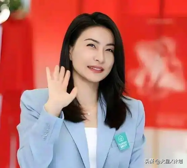 央视对郭晶晶的称呼变了，三字之差释放强烈信号，霍震霆全说对了