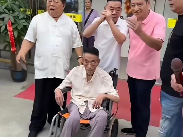 杨议透露父亲遗产分配：哥四个一人一个亿，网友：8辈子能挣来吗