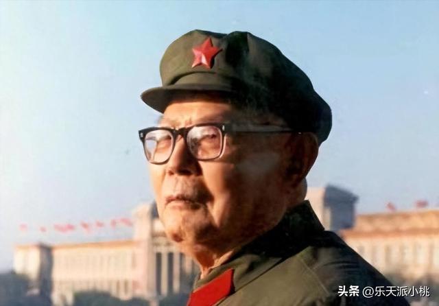 毛主席追悼会开始前10分钟，突然发生一件事。华国锋：请不要捣乱