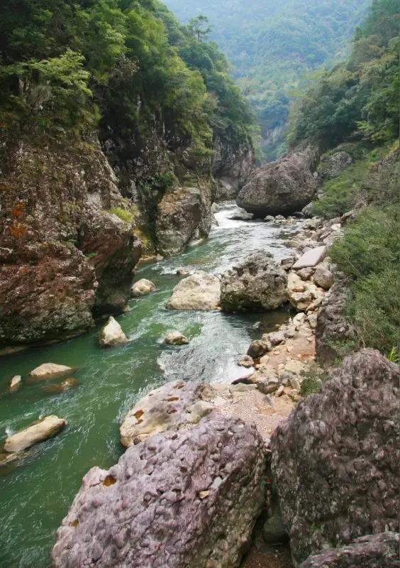 鸳鸯溪 邂逅自然与浪漫的梦幻之境