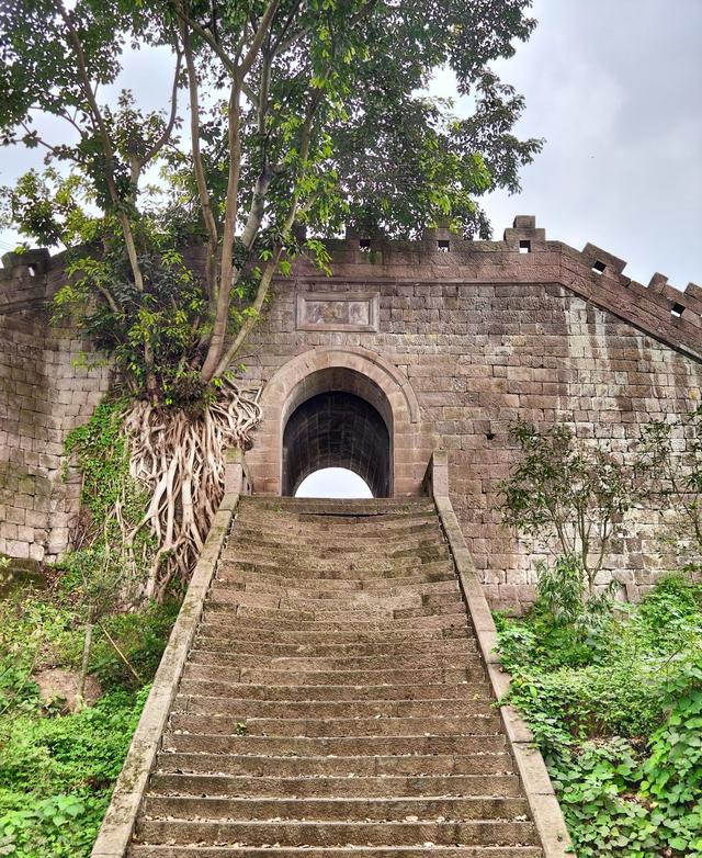 我是北京人	，在四川泸州逛了几天，憋不住想讲讲这趟行程的感受。