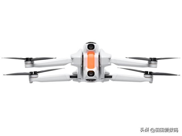 Insta360 技术加持！ Antigravity A1 无人机 8K 全景拍摄，零盲点视角
