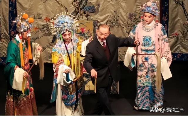 这一次，47岁的“跳梁小丑”李玉刚，如今已彻底走上了另一条道路