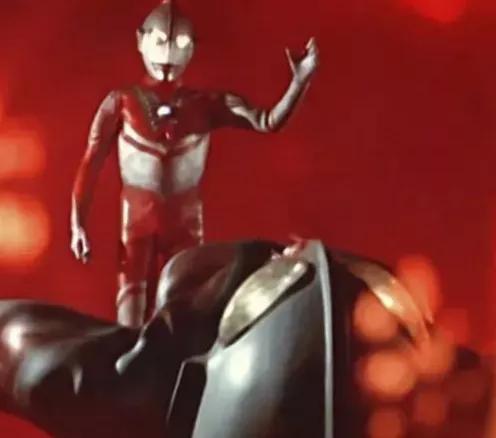 初代奥特曼佐菲和新奥特曼利匹亚佐菲