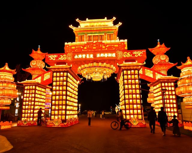 河北这小城火了，废弃厂房变网红地，公司排队入驻，就为一盏灯？