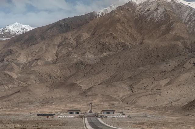 中国最长国道有多牛? G219: 我串联4省、守护边疆, 能见证7个气候带