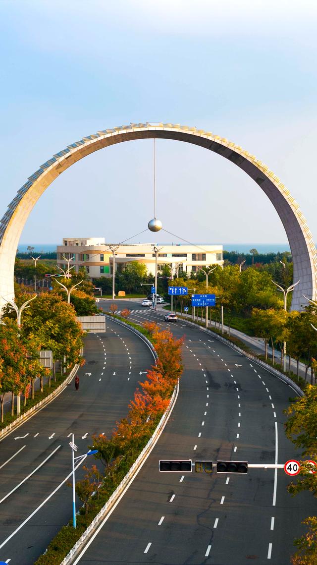 来灵山卫街道赏秋，邂逅星光岛梦幻山海诗画，五彩斑斓美得惊艳