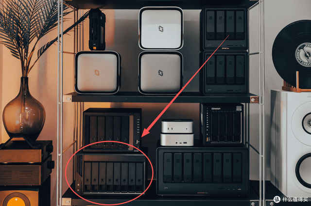 NAS深度思考清单：神仙打架，才要清醒丨极、绿、群、威，怎么买