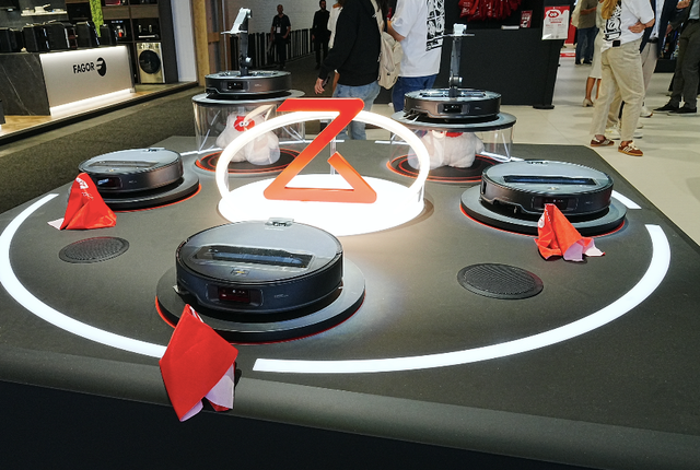石头科技闪耀IFA2025 ，智能割草机系列新品首次惊艳亮相