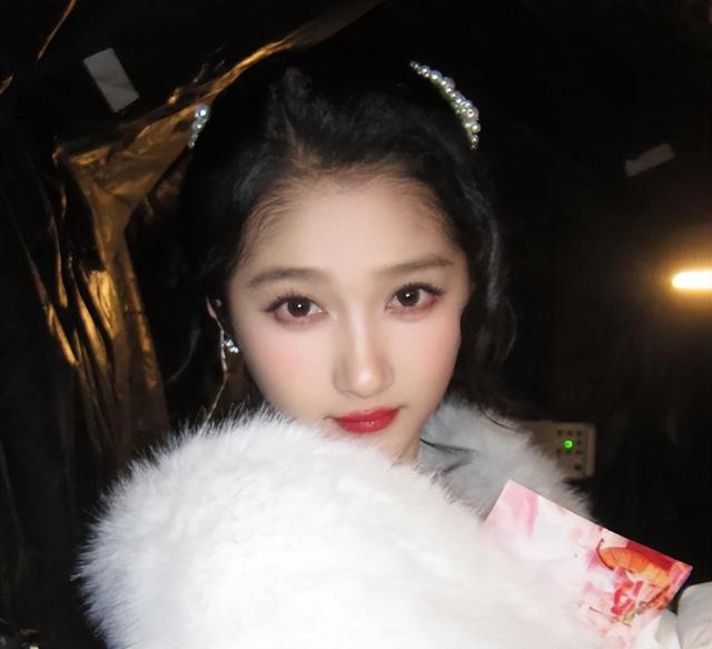 陪玩陪睡不算什么？男明星共享女友曝光后，两位京圈格格被牵连！