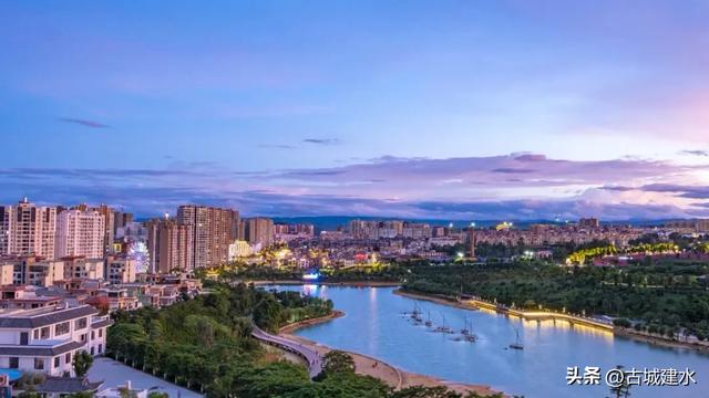 古城新语 | 建水之问:千年古城,如何“烧”出高质量发展的新“窑变”?