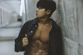 帅哥腹肌胸肌：体育生男友的魅力与荷尔蒙图片