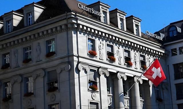 历史开了个玩笑，先倒下的不是乌克兰，而是百年中立的瑞士？